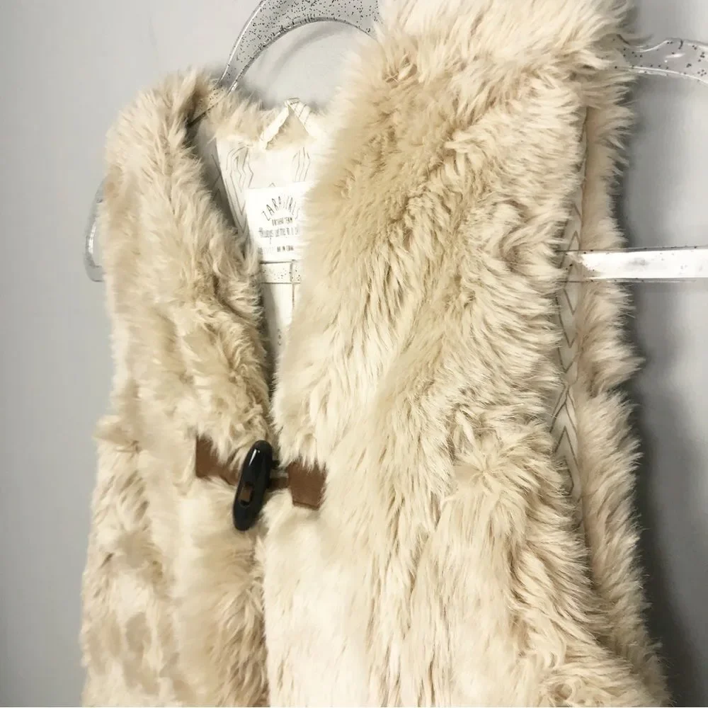 ZARA | Girl’s Cream Faux Fur Buckle Front Sleeveless Vest Youth Size 11-12 Years